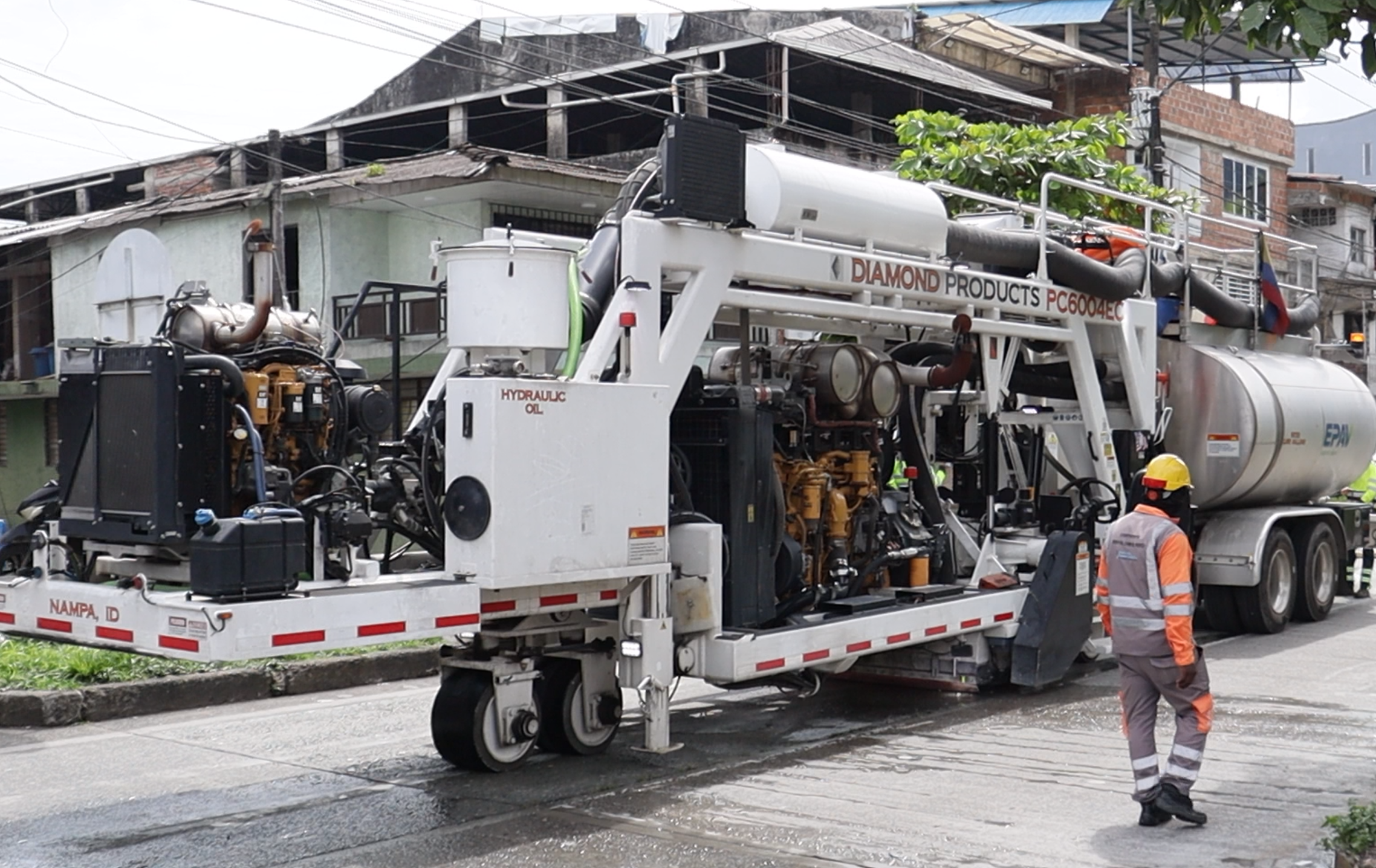 La Concesionaria Unión Vial Camino del Pacífico realiza microfresado de losas en Buenaventura